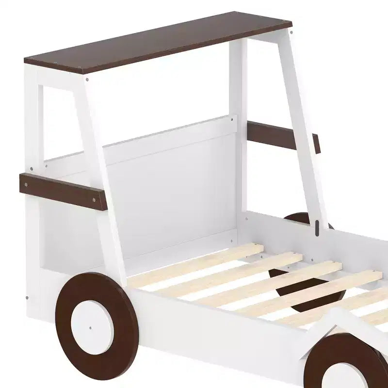 Letto per auto a una piazza con ripiani portaoggetti, letto a piattaforma in legno a forma di auto per bambini