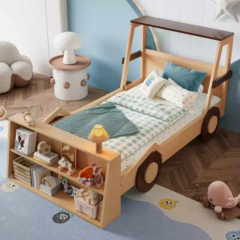 Letto per auto a una piazza con ripiani portaoggetti, letto a piattaforma in legno a forma di auto per bambini