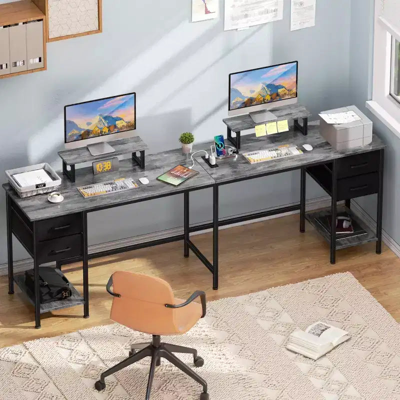 Scrivania angolare per computer a L grigia da 59 pollici con stazione di ricarica, scrivania da gioco per due persone con 4 cassetti e 2 supporti per monitor, postazione di lavoro angolare per ufficio domestico